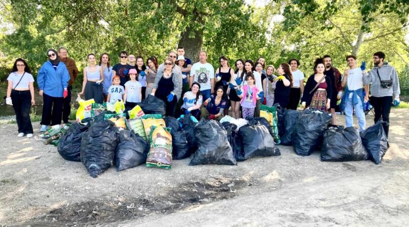 Edirne’de Çevre Gönüllülerinden Tunca Nehri’nde Temizlik