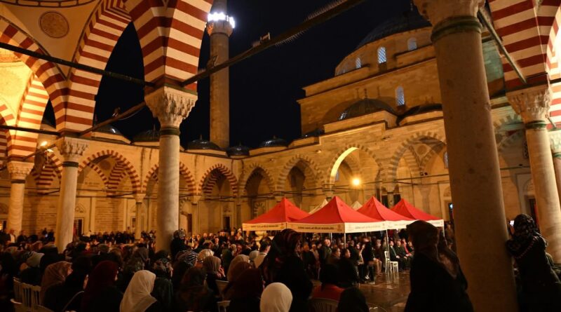 Hacı Adayları Dualarla Kutsal Topraklara Uğurlandı