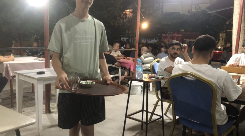 Akıllı Berat, Okul Masrafları İçin Yaz Tatilini Boş Geçirmiyor