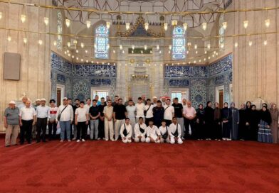 Edirne’de Başarılı Öğrenciler Dualarla Umre Yolculuğuna Uğurlandı