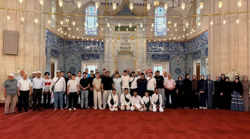 Edirne’de Başarılı Öğrenciler Dualarla Umre Yolculuğuna Uğurlandı
