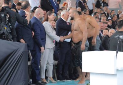 Başkan Gencan, Cumhurbaşkanlığı Yağlı Güreş Kupası’na Katıldı