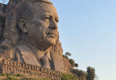 Tevfik Yaşar Tekeli Yazdı: İzmir Marşı!